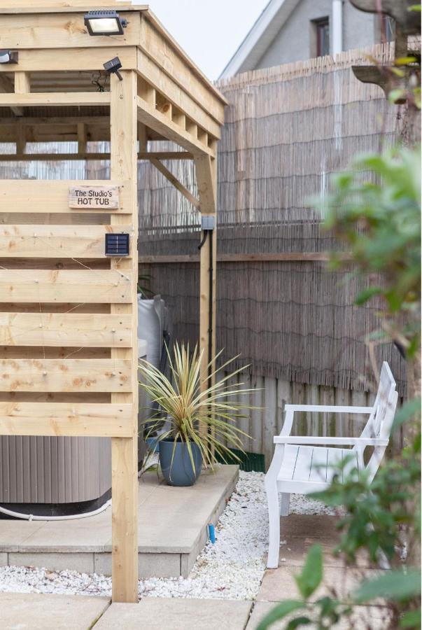 The Studio Castlerock With Hot Tub Exterior photo